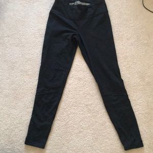Victoria secret black sport leggings with key hole